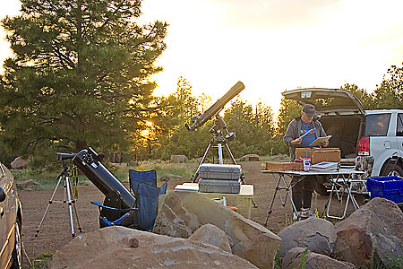 Photo of Steve Coe preparing his observing tools Anderson Mesa