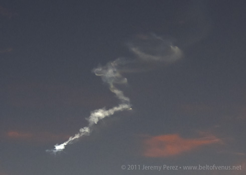 Photograph of Juno Target Missile twisting contrail